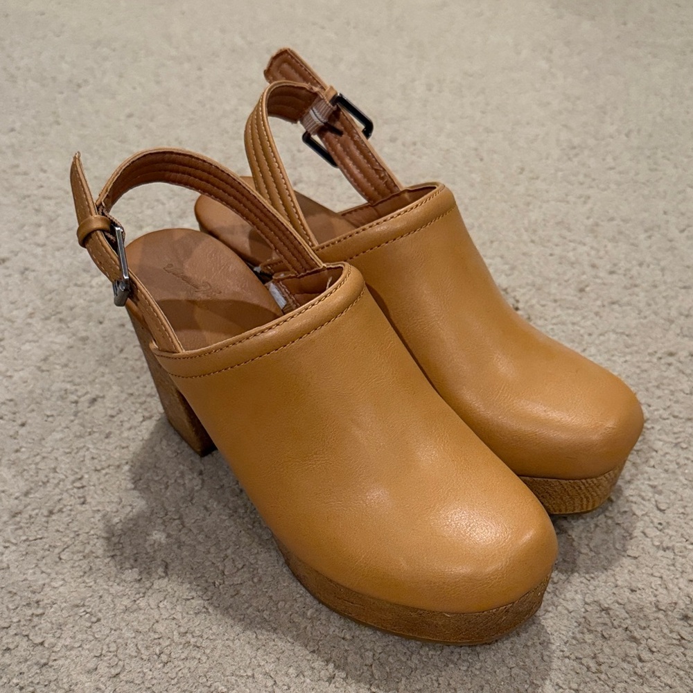 Universal Thread Camel Slingback Mules Size 8